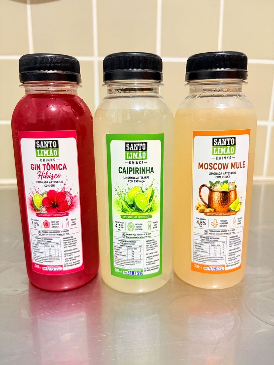 Garrafas Santo Limão Drinks: Gin Tônica Hibisco, Caipirinha e Moscow Mule